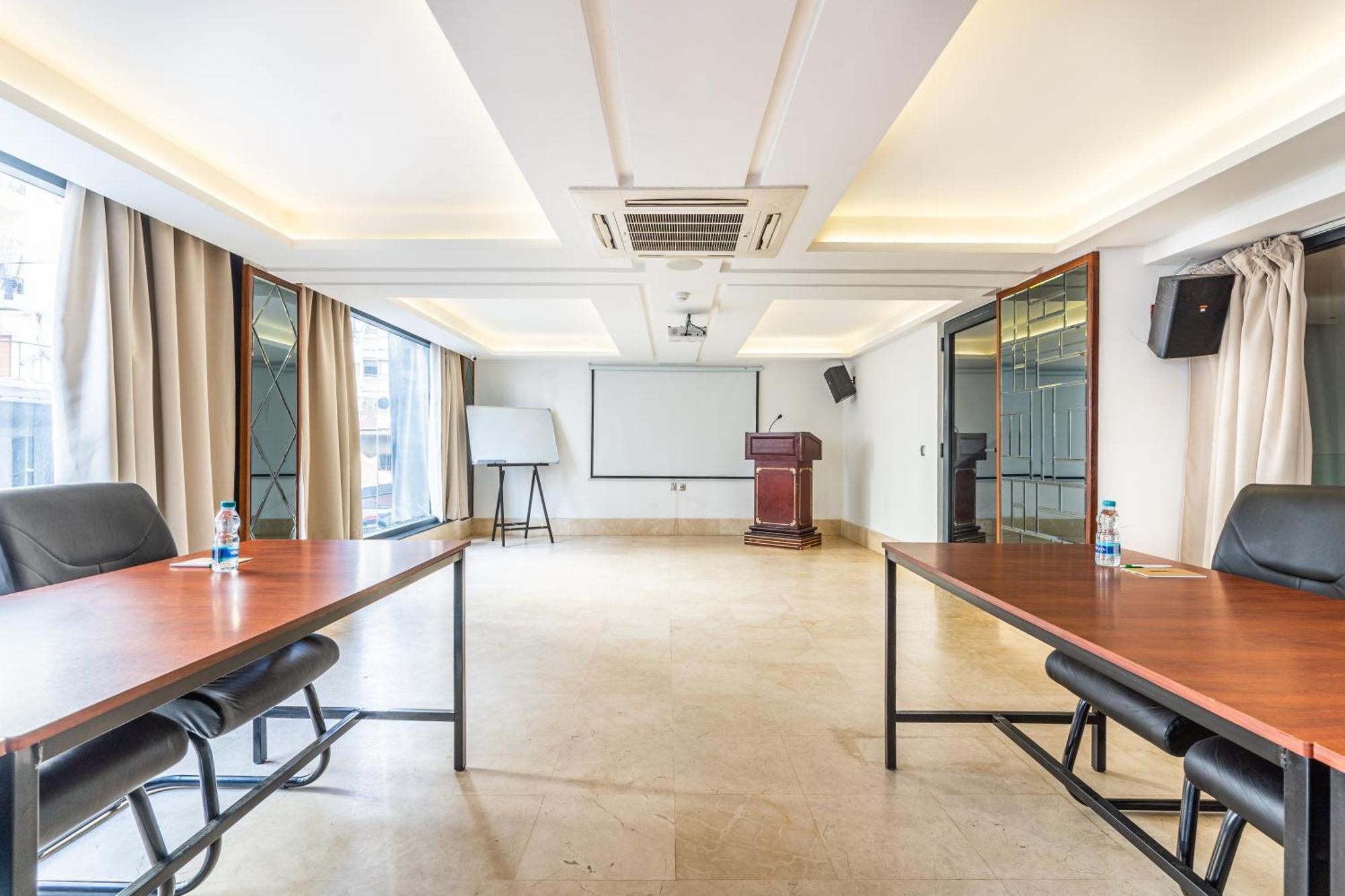 One Hotel Casablanca Luaran gambar Meeting room