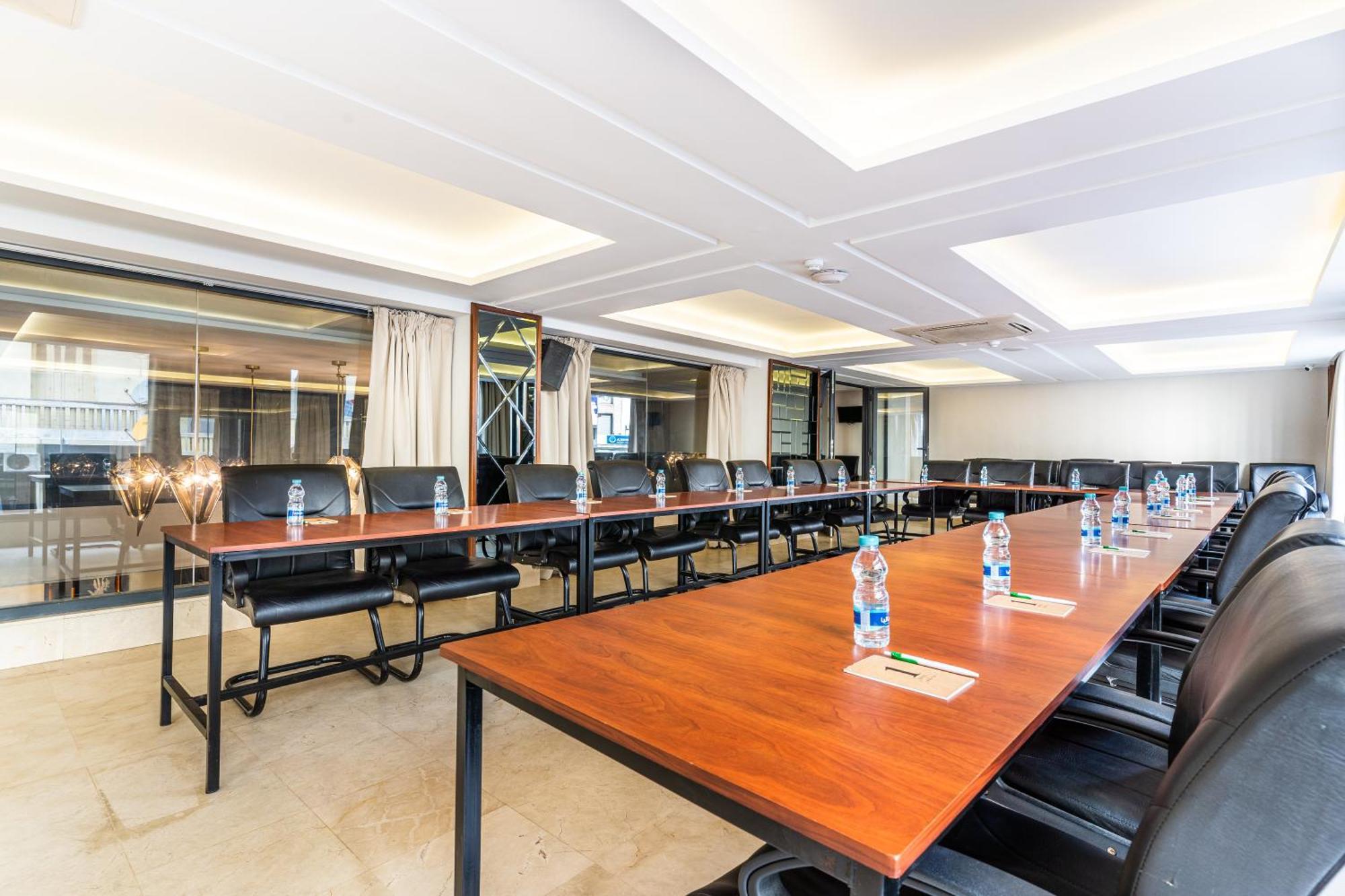 One Hotel Casablanca Luaran gambar Meeting room
